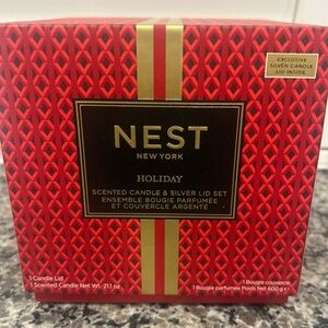 Nest New York Holiday 3 Wick Scented Candle 21.1 oz with silver candle lid